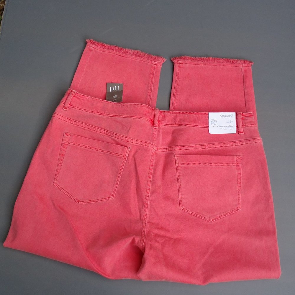 NWT. SIZE 14. J. JILL soft cotton cropped jeans.